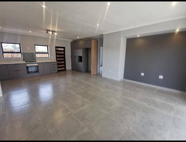 3 BEDROOM TOWNHOUSE FOR SALE IN KOOKRUS